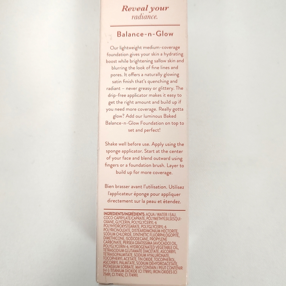 NWT Laura Geller Liquid Hydrating Foundation Shade Medium - Picture 4 of 5